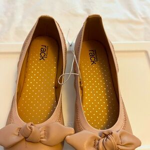 Nude girl ballet flats